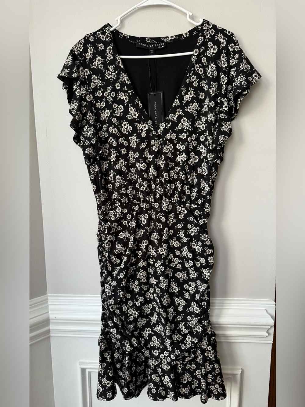 Veronica Beard Jeans  Black Floral V-Neck Ruffle Dress Size Medium